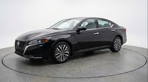 Super Black 2025 Nissan Altima SV FWD