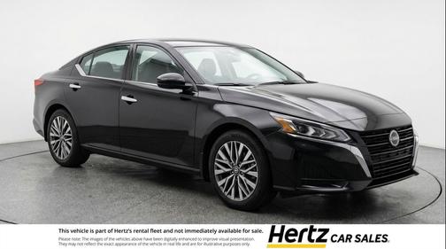 Super Black 2025 Nissan Altima SV FWD