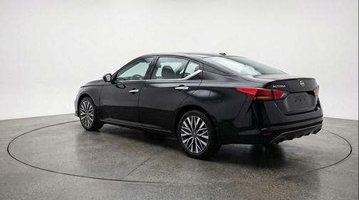 Super Black 2025 Nissan Altima SV FWD