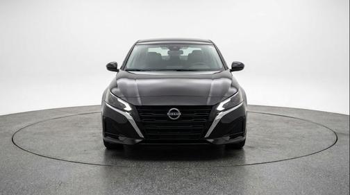 Super Black 2025 Nissan Altima SV FWD