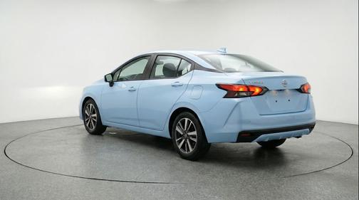 Gray Sky Pearl 2025 Nissan Versa 1.6 SV