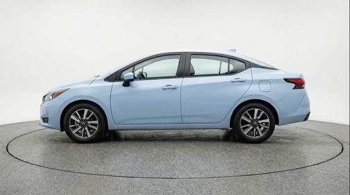 Gray Sky Pearl 2025 Nissan Versa 1.6 SV
