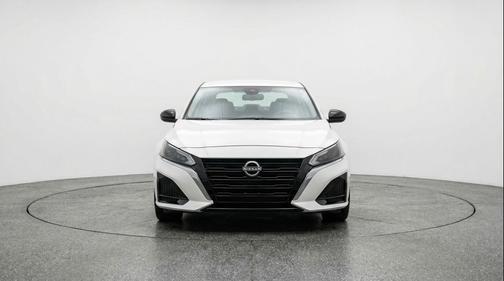 Glacier White 2025 Nissan Altima SV FWD