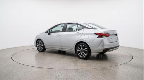 Brilliant Silver Metallic 2025 Nissan Versa 1.6 SV