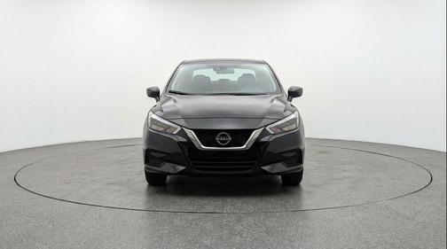 Super Black 2025 Nissan Versa 1.6 SV