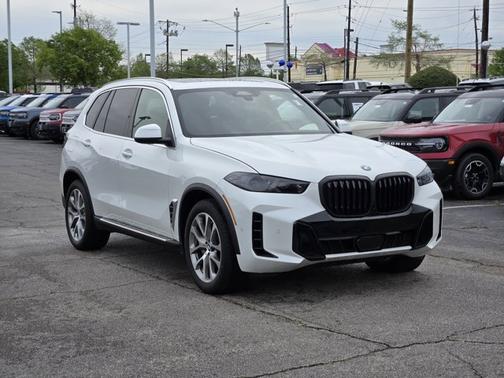 White Metallic 2025 BMW X5 XDRIVE40I