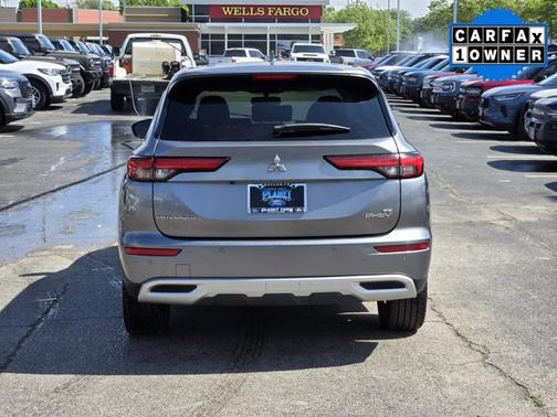 2023 Mitsubishi Outlander SE