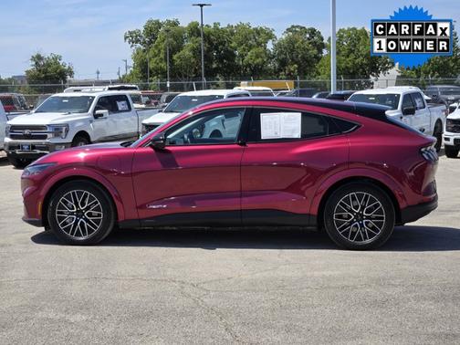 MOLTEN MAGENTA TINTED CC 2025 Ford Mustang Mach-E PREMIUM