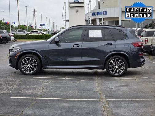 Blue 2022 BMW X5 XDRIVE40I
