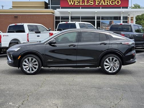 Ebony Twilight Metallic 2025 Buick Envista AVENIR