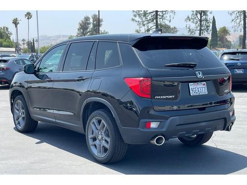 Crystal Black Pearl 2023 Honda Passport