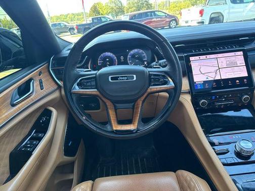 2022 Jeep Grand Cherokee Summit