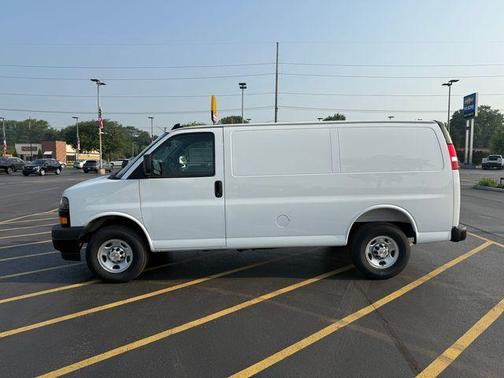 2025 Chevrolet Express 2500 Work Van