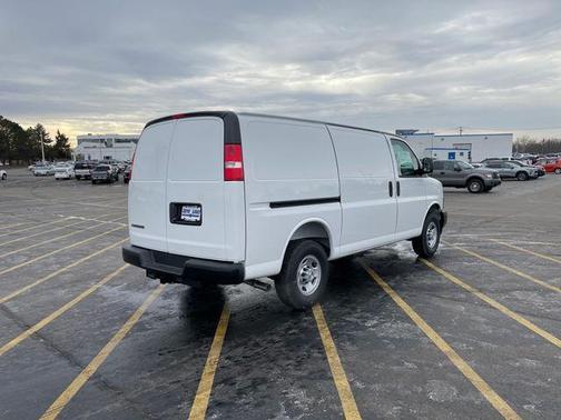 2025 Chevrolet Express 3500 Work Van
