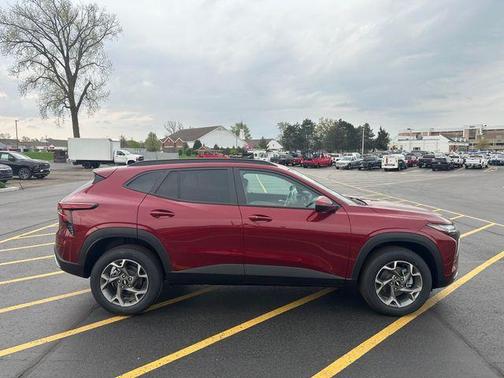 2025 Chevrolet Trax LT