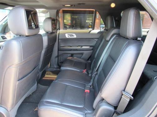 Photo 4 of 5 of 2013 Ford Explorer XLT