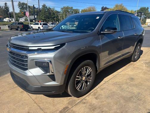 2025 Chevrolet Traverse LT