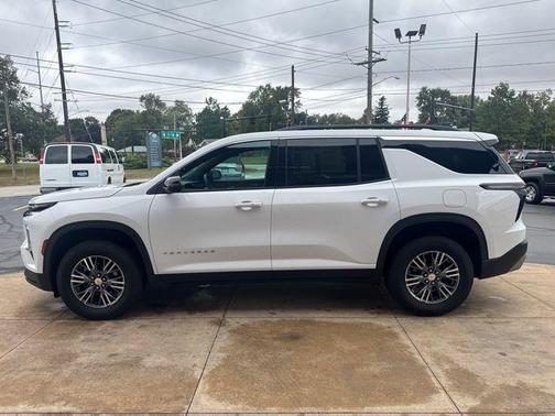 2025 Chevrolet Traverse LT