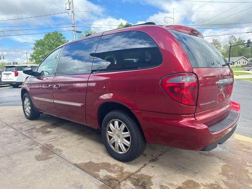 2005 Chrysler Town & Country Touring