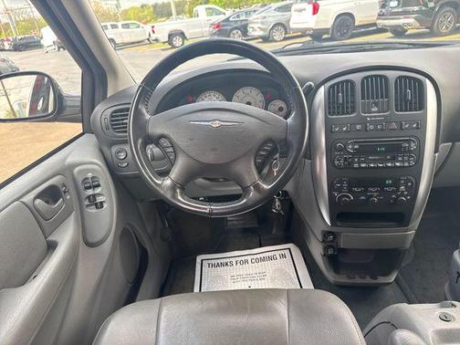 2005 Chrysler Town & Country Touring