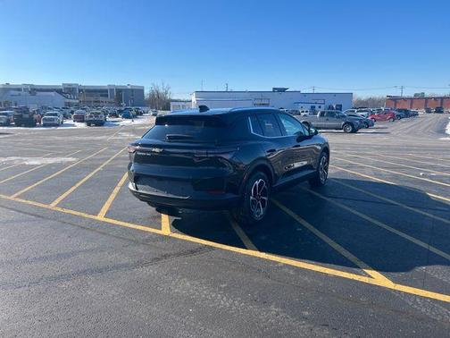 2026 Chevrolet Equinox EV LT 2
