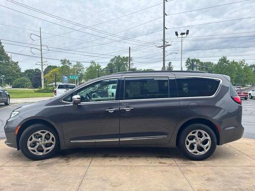 2022 Chrysler Pacifica Limited