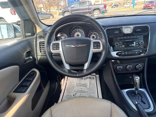 2013 Chrysler 200 Limited