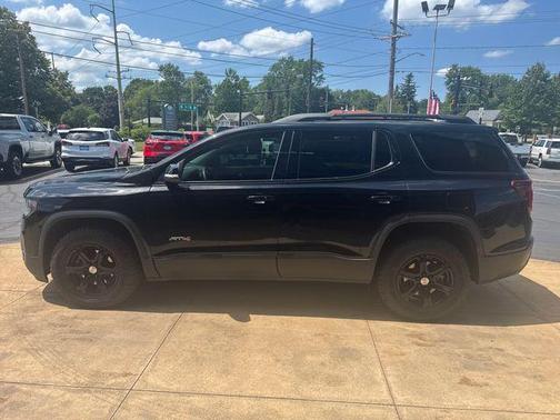 2023 GMC Acadia AT4