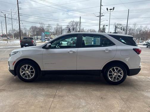 2023 Chevrolet Equinox LS
