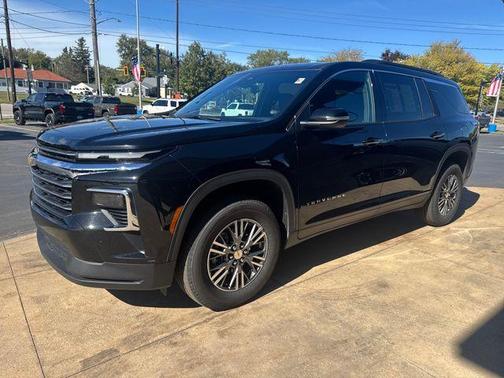 2025 Chevrolet Traverse LT
