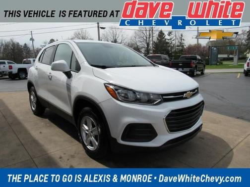 Photo 1 of 27 of 2020 Chevrolet Trax LS