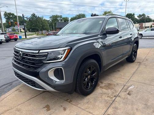 2025 Volkswagen Atlas 2.0T Peak Edition