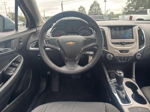 2017 Chevrolet Cruze LS
