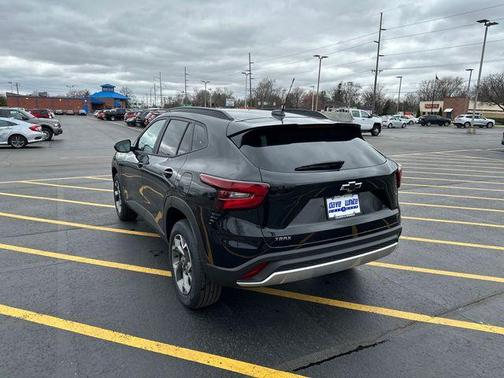 2025 Chevrolet Trax LT