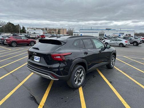 2025 Chevrolet Trax LT