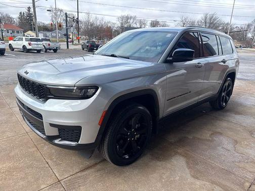 2023 Jeep Grand Cherokee L Laredo
