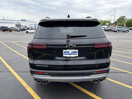 2025 Chevrolet Traverse LT