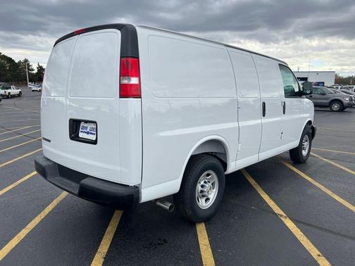 2025 Chevrolet Express 2500 Work Van