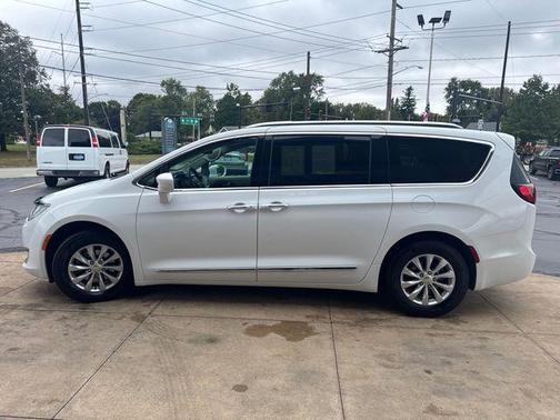 2019 Chrysler Pacifica Touring-L