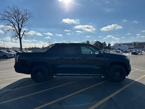 2025 Chevrolet Silverado EV LT