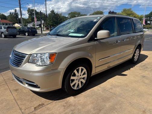 2015 Chrysler Town & Country Touring