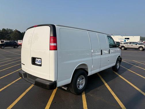 2025 Chevrolet Express 2500 Work Van