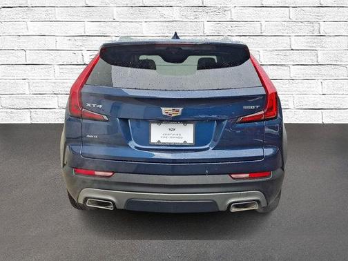 2022 Cadillac XT4 Premium Luxury