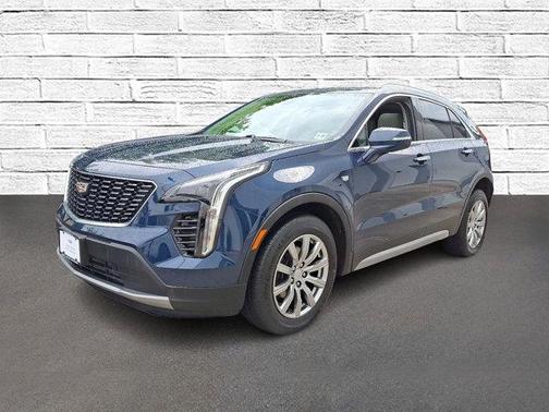 2022 Cadillac XT4 Premium Luxury
