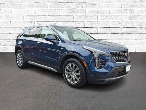 2022 Cadillac XT4 Premium Luxury