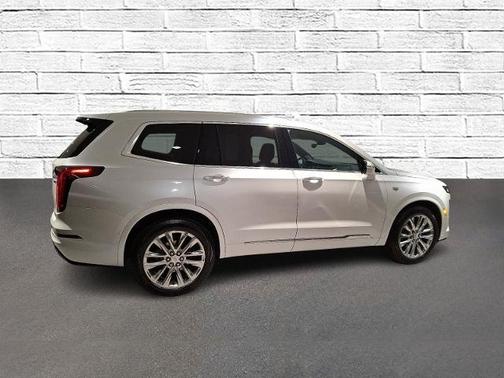 Crystal White Tri-Coat 2022 Cadillac XT6 Premium Luxury AWD