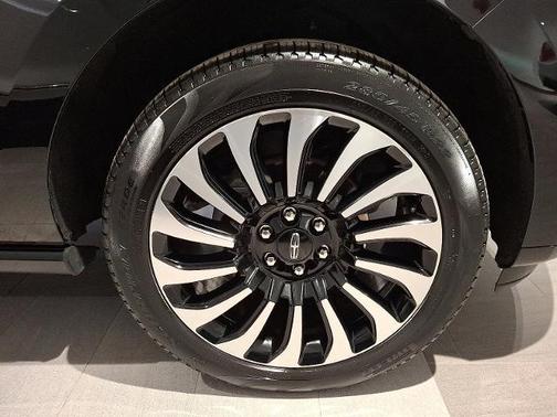 Black 2023 Lincoln Navigator L Black Label