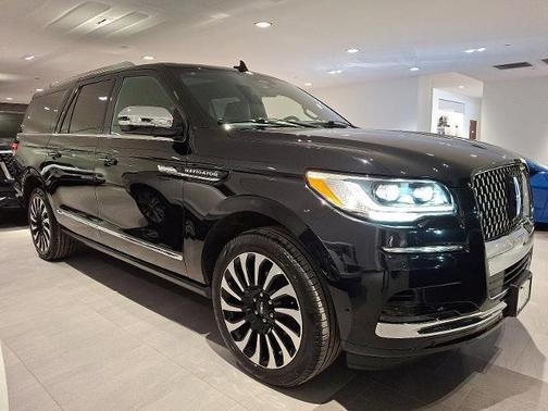 Black 2023 Lincoln Navigator L Black Label
