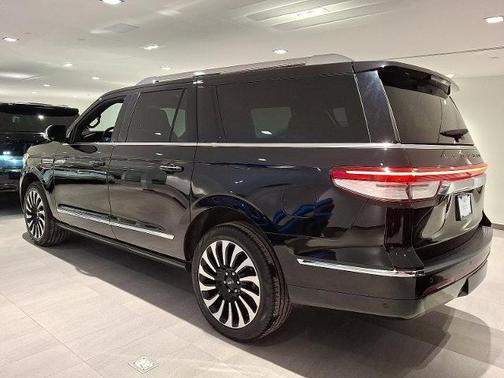 Black 2023 Lincoln Navigator L Black Label