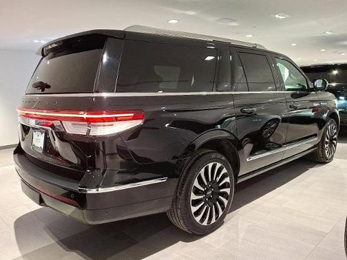 Black 2023 Lincoln Navigator L Black Label